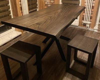 Кухонный стол из слэба с природным краем